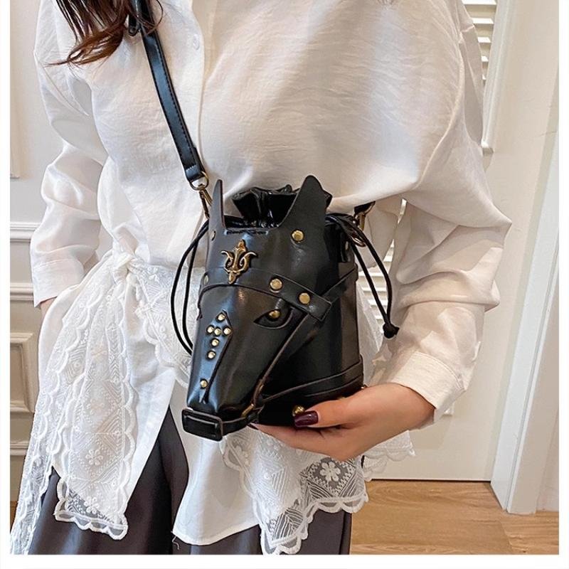 2025 New Fashion Versatile and Unique Horse Head Bag with a High-End Feel, Niche Design, Single Shoulder Crossbody Bag, Casual Underarm Bag