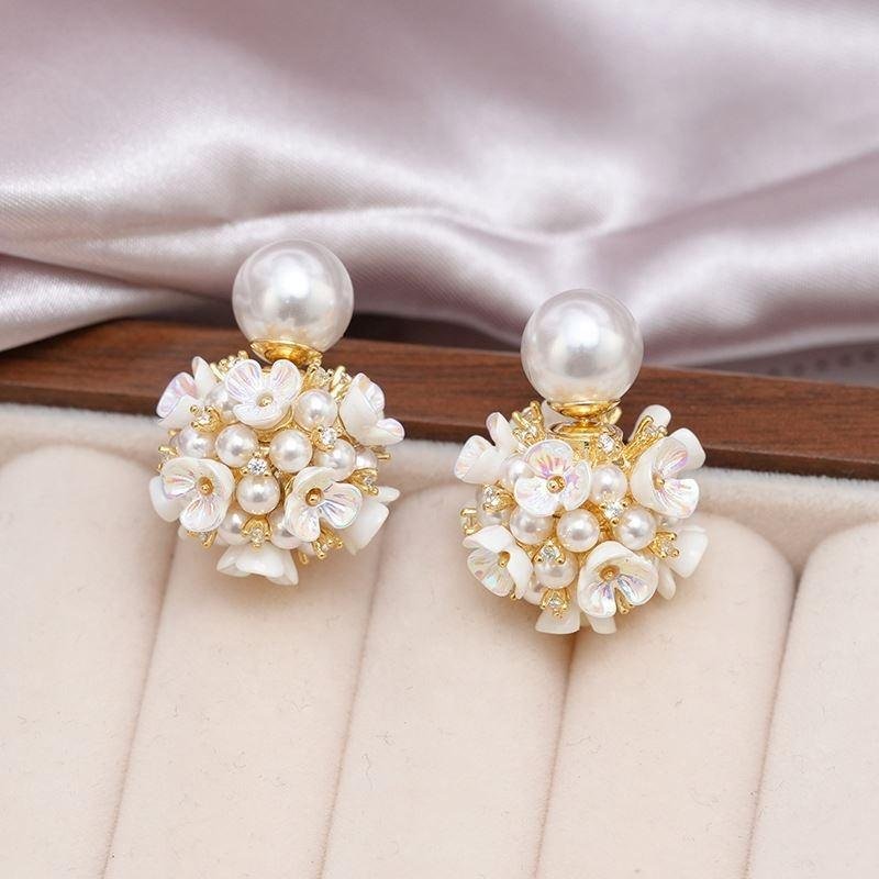 2025 New Year Retro Western Style Flower Stud Earrings for Women High-End Light Luxury Exaggerated Pearl Zircon Stone Gold Gift