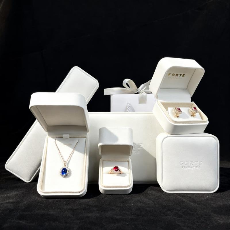 FORTE Wholesale White Leather Jewelry Packaging Wedding Ring Boxes Jewelry Boxes Luxury Bracelet Necklace PU Leather Jewelry Box