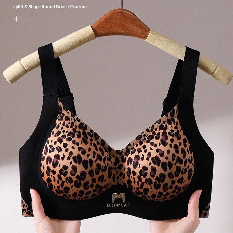 Plus Size Women's One Piece Comfortable Traceless Leopard Print Anti Sagging Comfortable Push up Wire Free Adhesive Bra